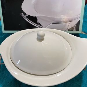 Natura covered baker